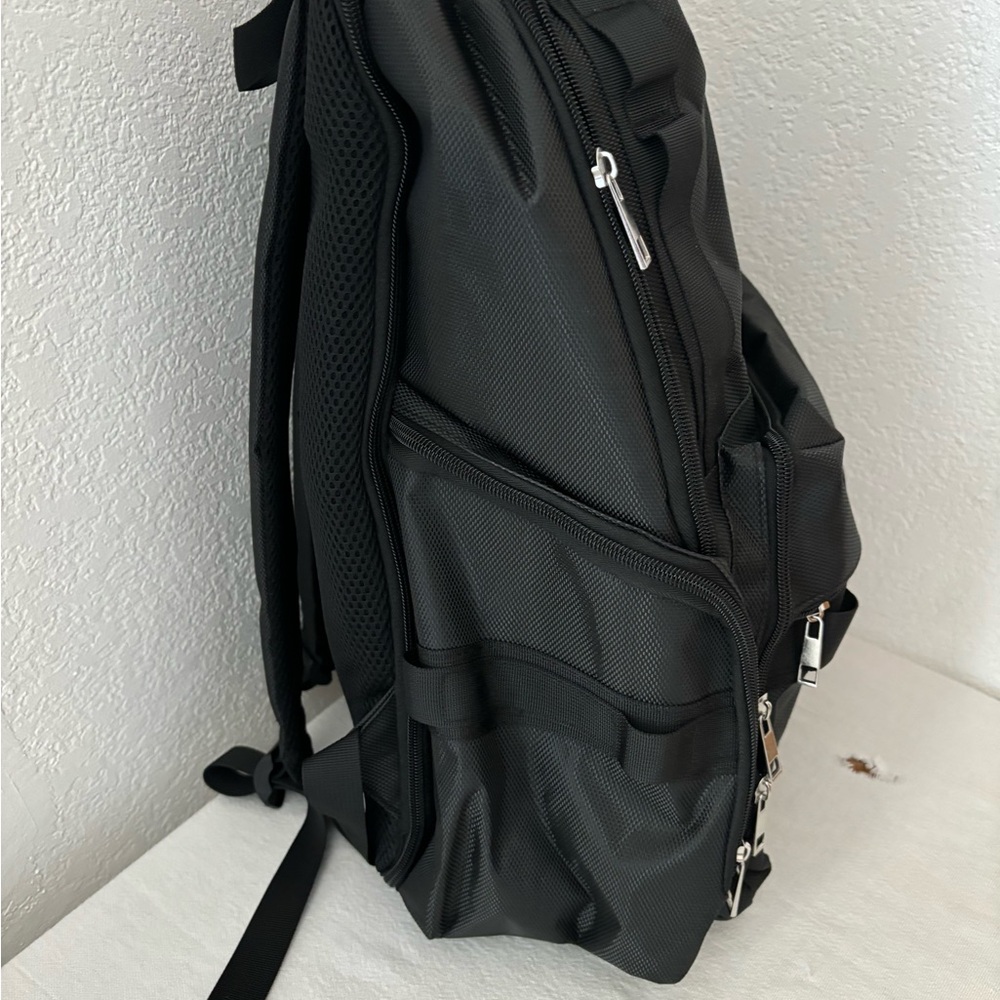 Backpack - Picture 3 of 5